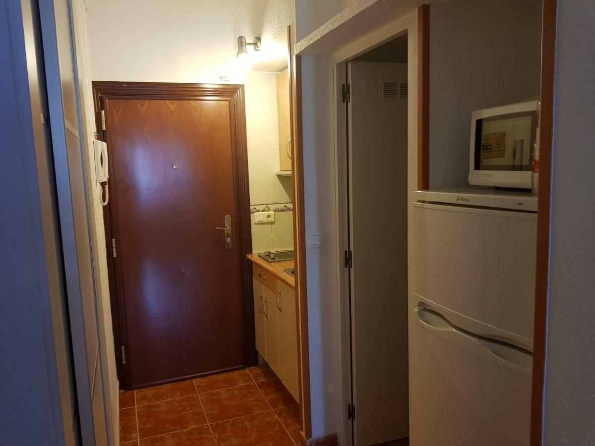 Ferienwohnung Acogedor Estudio En El Centro Torremolinos Exterior foto
